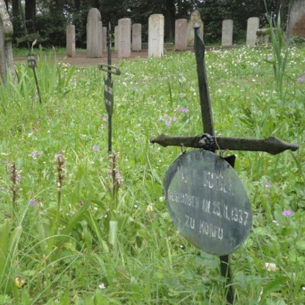 český rozhlas o architektuře hřbitovů, josef trakal